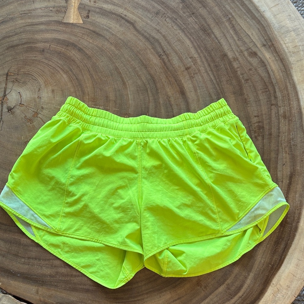 Lululemon Hotty Hot Shorts Low Rise 4” Inseam